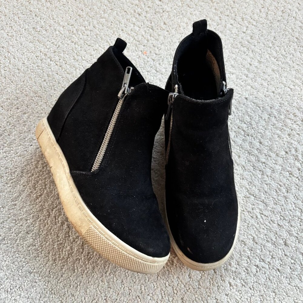 Steve Madden black wedgies sneakers